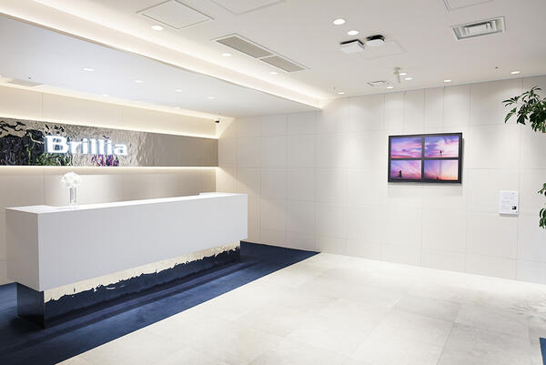 Brillia Gallery 新宿における作品展示 「4つの扉 〜出会いの物語〜」（川上 和俊氏）